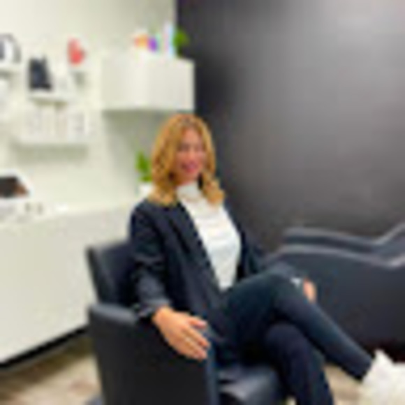 Meet your Posher, Chrissy - Picture 1 of 1